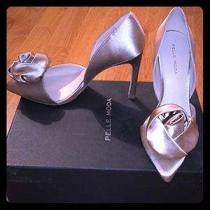 Satin gold pointed heels